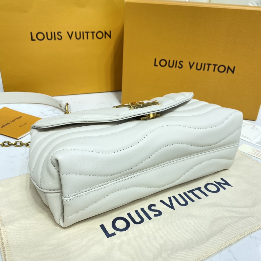 Louis Vuitton NEW WAVE CHAIN BAG M58549 Ivoire